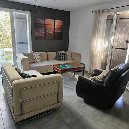 House With Private Pool بيت للعطل *