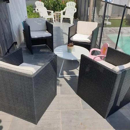 بيت للعطل House With Private Pool